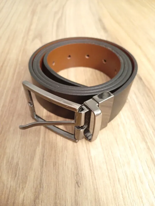 Cinturón reversible de piel. Miguel Bellido.