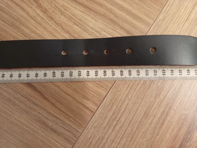 Cinturón reversible de piel. Miguel Bellido.