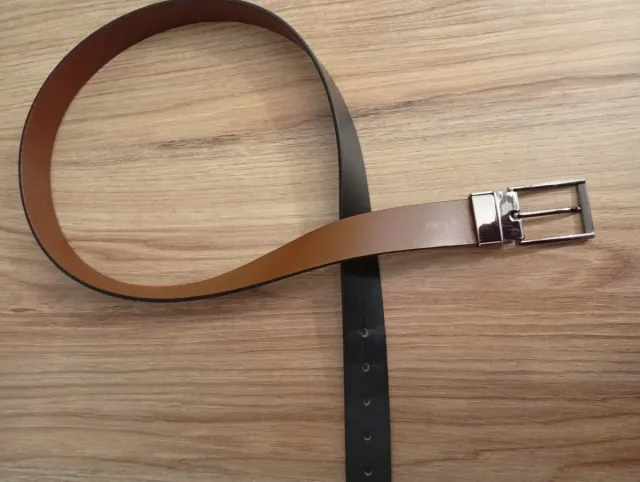 Cinturón reversible de piel. Miguel Bellido.