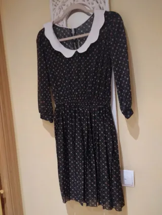 Vestido Zara floral cuello Peter Pan