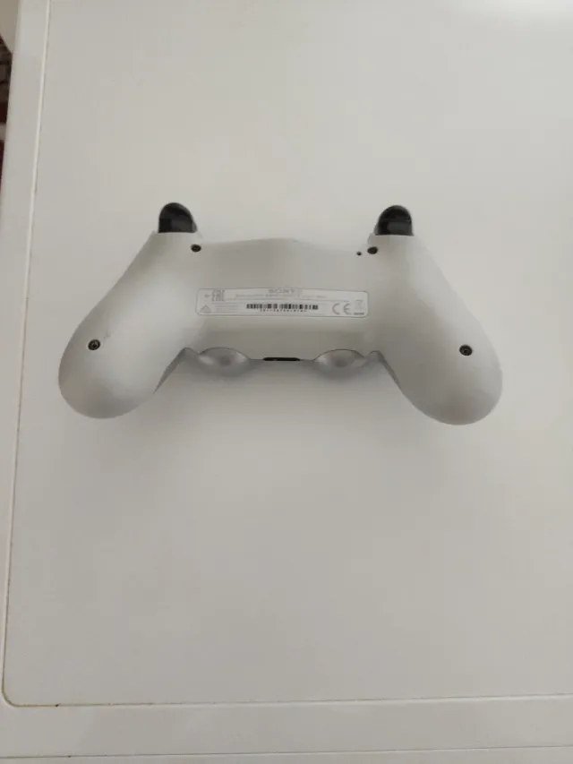 Mando PS4 Sony Plateado