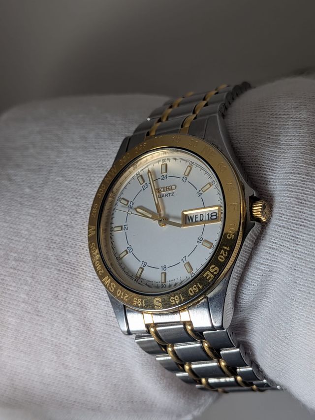 Reloj Seiko 7N43-6A40 Cuarzo Hombre Oro Plata