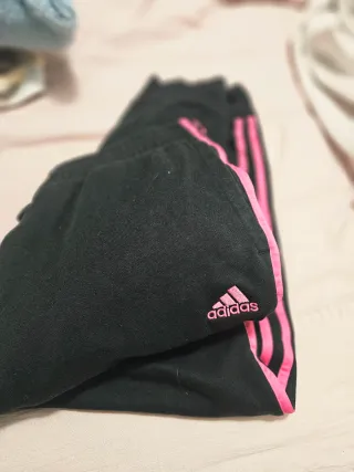 Chándal Adidas negro y rosa