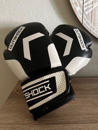 Guantes de Boxeo Outshock Negros y Blancos