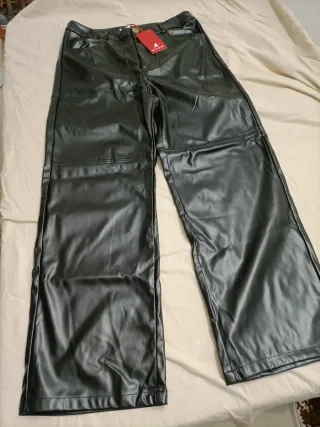 Pantalones de piel negro