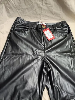 Pantalones de piel negro
