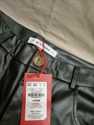 Pantalones de piel negro