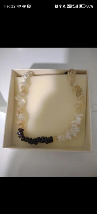 Collana pietre bianche e gialle