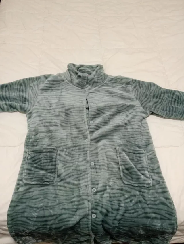 Bata caliente con estampado cebra