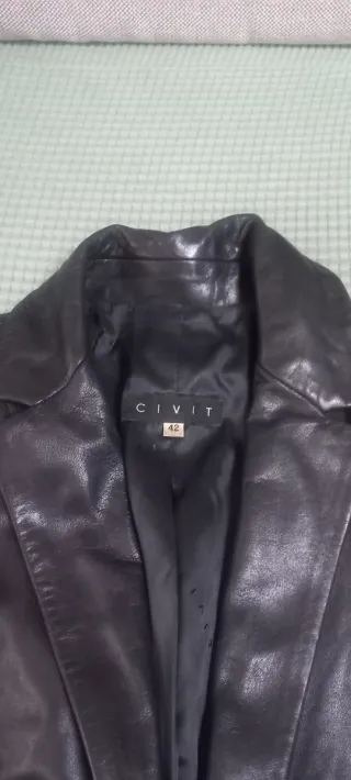 Chaqueta de cuero Civit negra