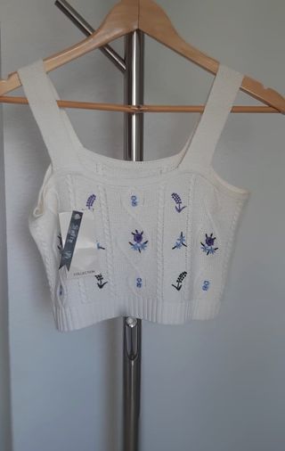 Top sin mangas. Nuevo sin estrenar y con etiqueta.