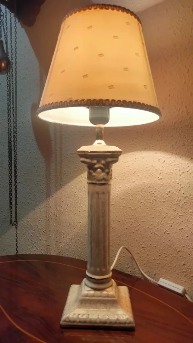 SPLENDIDA LAMPADA DA TAVOLO COLONNA ROMANA ORO