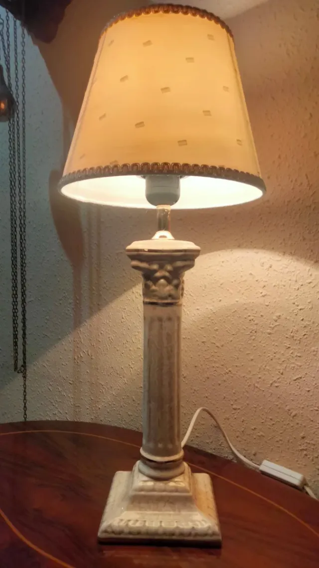 SPLENDIDA LAMPADA DA TAVOLO COLONNA ROMANA ORO