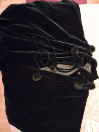 Capa Terciopelo Negra con Bolsillos