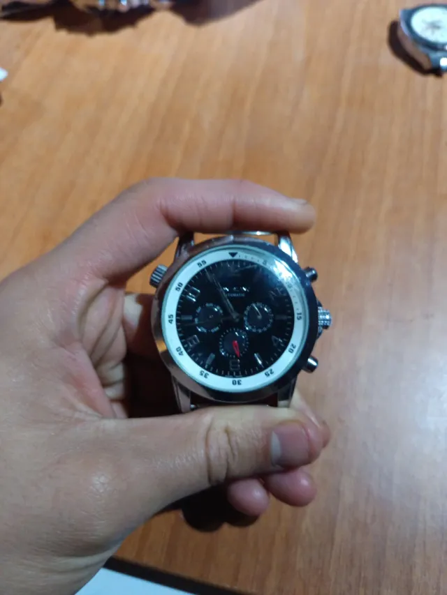 Reloj Automático Negro y Plateado