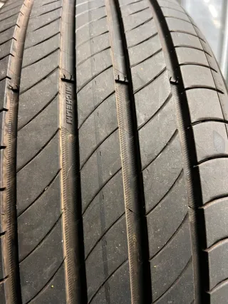Neumático Michelin 235/45 R20
