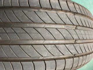 Neumático Michelin 235/45 R20