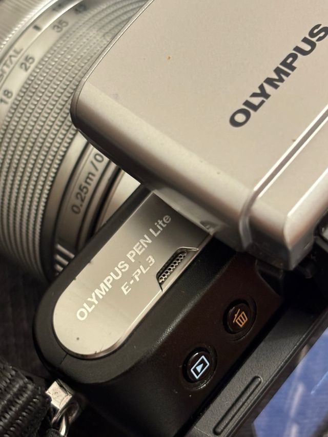 Cámara Olympus Digital M.Zuiko 14-42mm