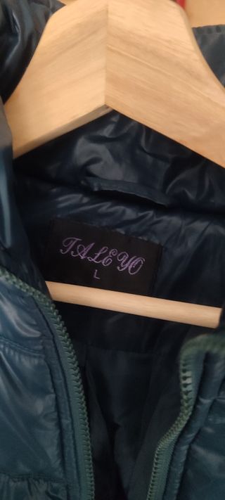 Plumífero verde oscuro