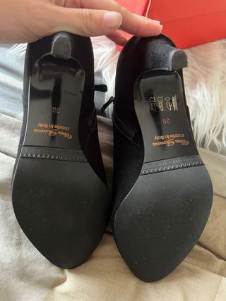 Stivaletti neri scamosciati