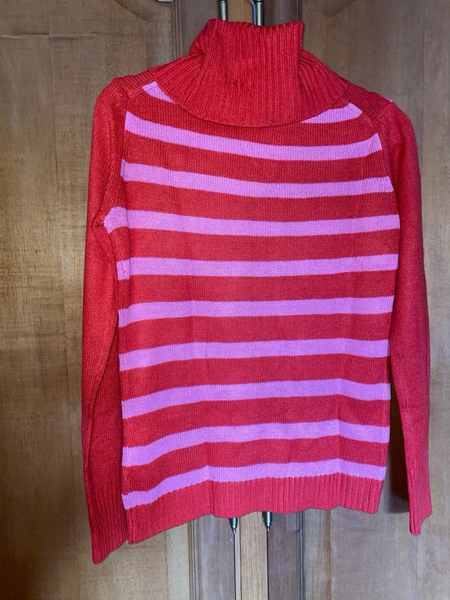 Jersey rayas cuello alto rojo y rosa