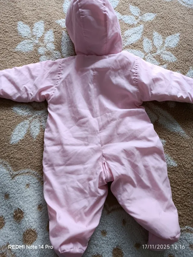 Mono invierno bebé rosa