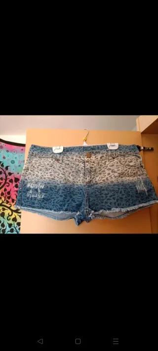 Shorts vaqueros degradado estampado de guepardo