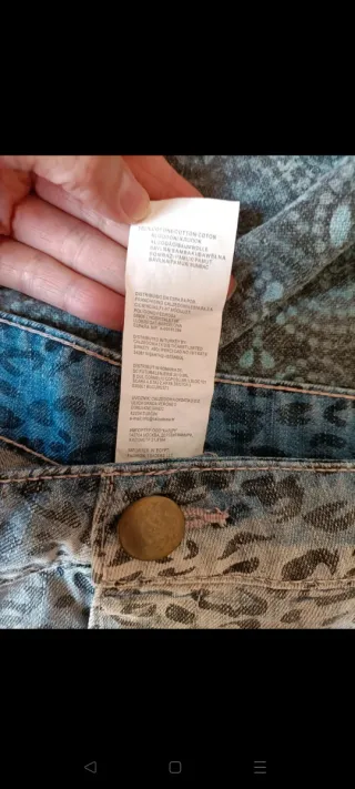 Shorts vaqueros degradado estampado de guepardo