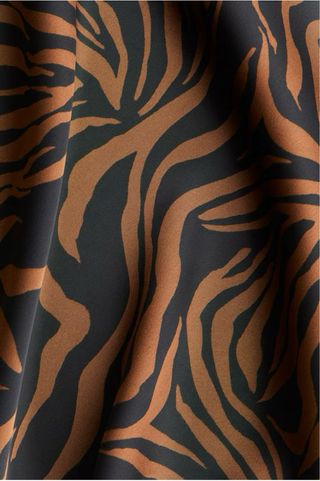 Falda lencera satinada