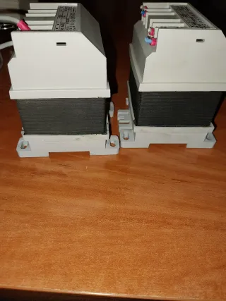 Dos Transformadores de Aislamiento 220V