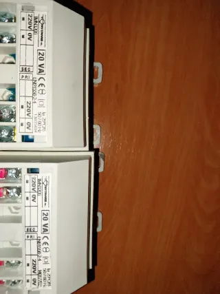 Dos Transformadores de Aislamiento 220V