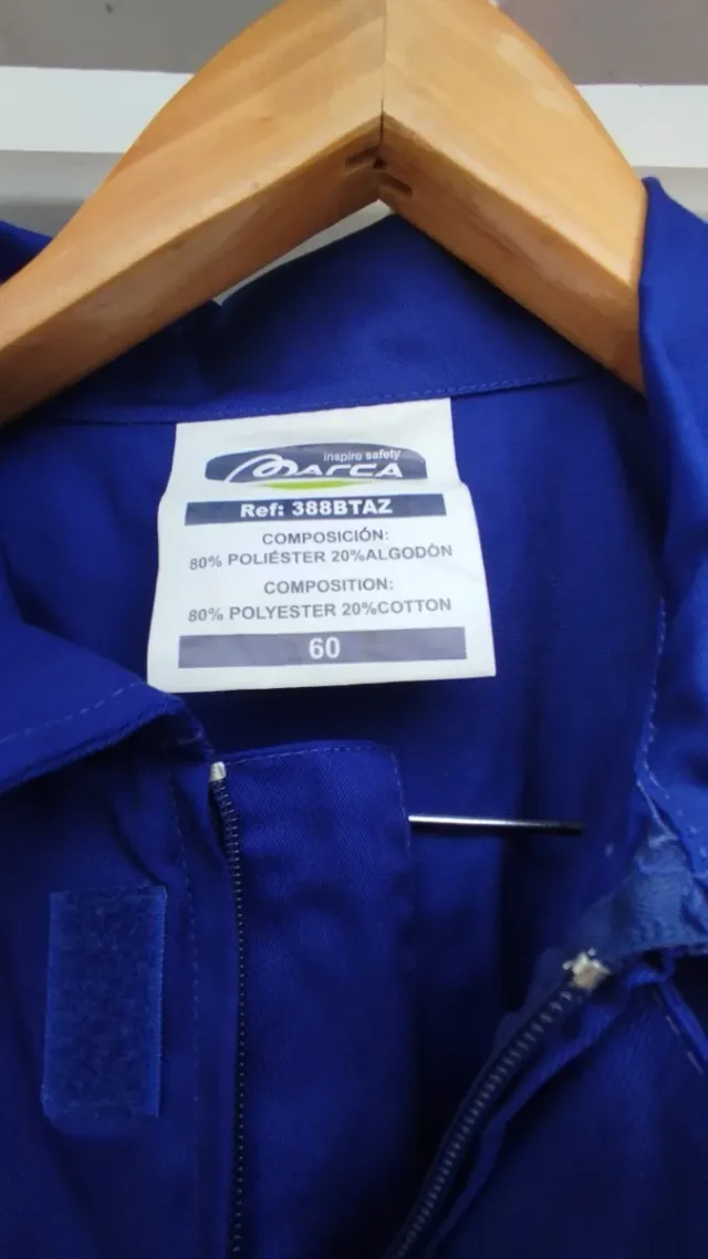 Mono de trabajo azul