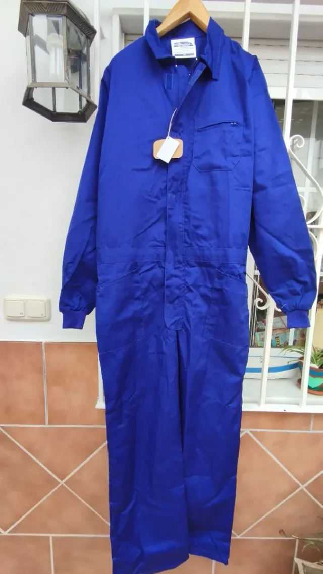 Mono de trabajo azul