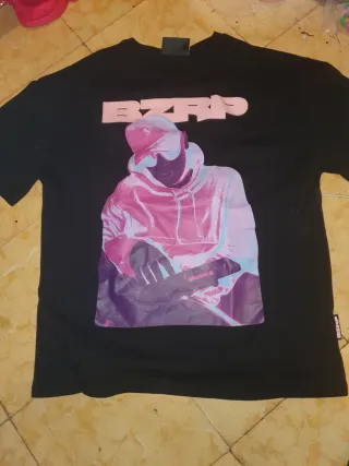 Camiseta BZRP Hombre Negra y Rosa regalo