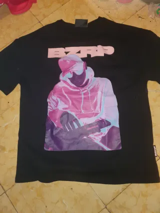 Camiseta BZRP Hombre Negra y Rosa regalo