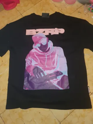 Camiseta BZRP Hombre Negra y Rosa regalo