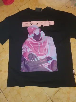 Camiseta BZRP Hombre Negra y Rosa regalo