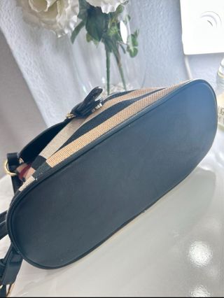 Bolso de hombro estilo Burberry