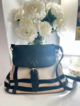 Bolso de hombro estilo Burberry