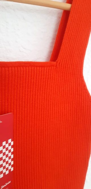 Top sin mangas. De canalé. Nuevo sin estrenar y co