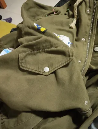 Parka Verde Larga con Tachuelas