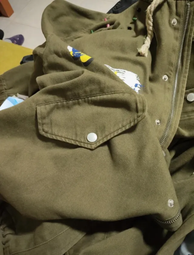 Parka Verde Larga con Tachuelas