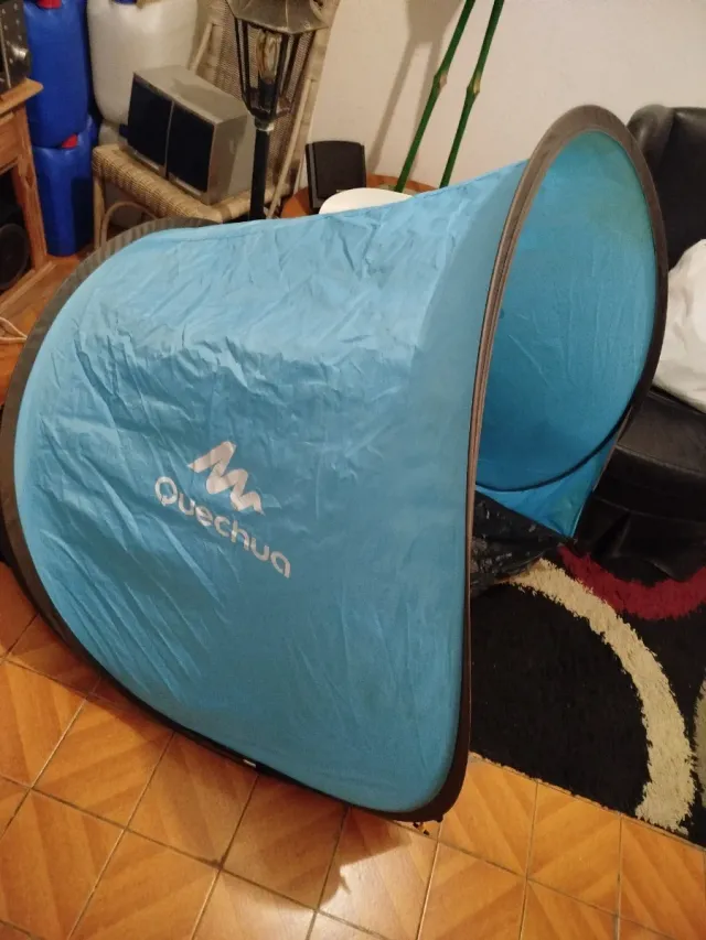 Tienda de campaña Quechua azul
