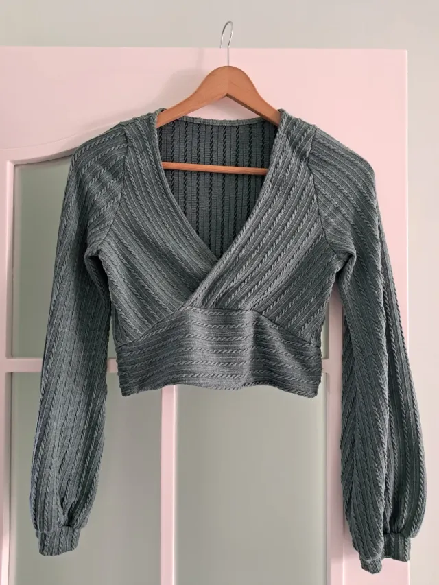 Camiseta corta verde manga larga