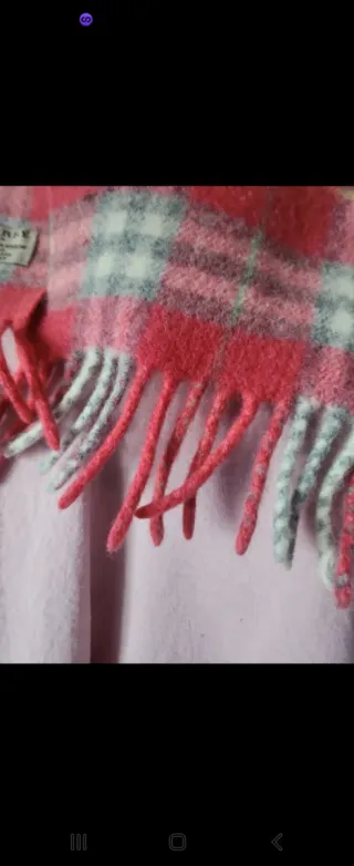 Bufanda Burberry tartán coral y gris