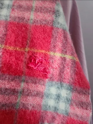 Bufanda Burberry tartán coral y gris