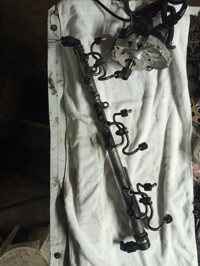 Rampa y bomba inyectora r90