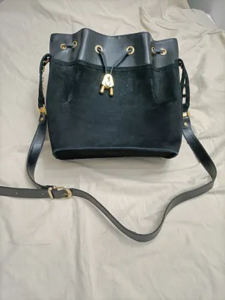 Bolso de piel negro