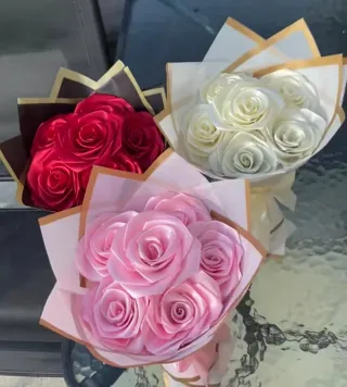 Flores eternas hechas a mano