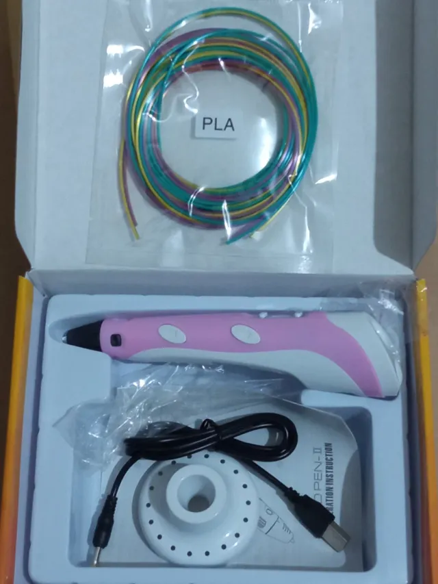 Penna 3D con fili PLA colorati